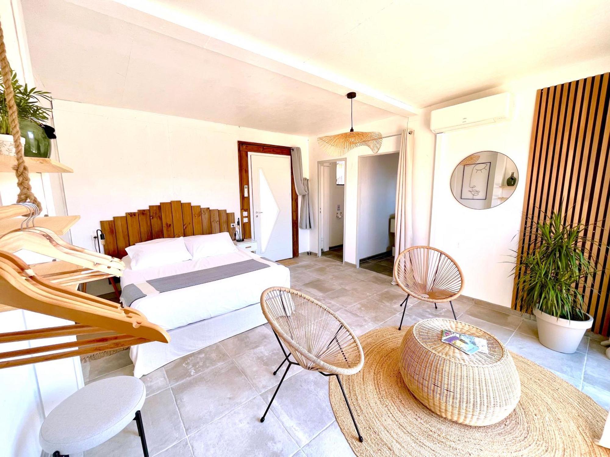 Nuiki Lodges - Chambres D'Hotes Montségur-sur-Lauzon Exteriör bild